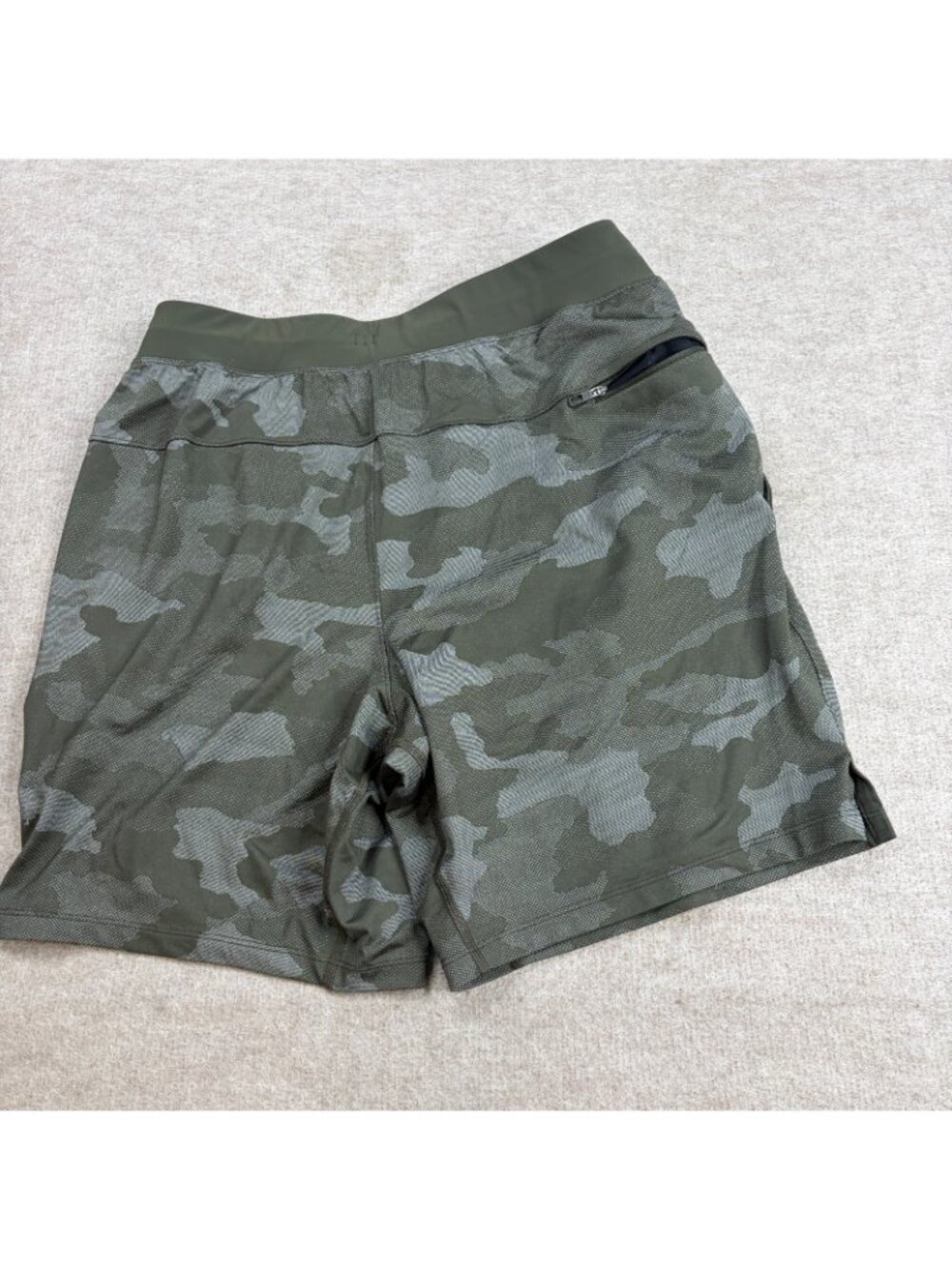 Lululemon Mens Shorts Medium Green Camo Drawstring LM7AN9S License to Train - Picture 3 of 11